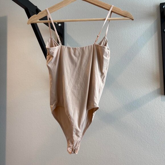 SKIMS thong back Fits Everybody size M Bodysuit - Picture 5 of 10